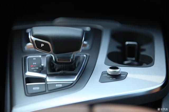 能挂绿牌的豪华SUV，混动奥迪Q7 e-tron提车，油耗不到3L？