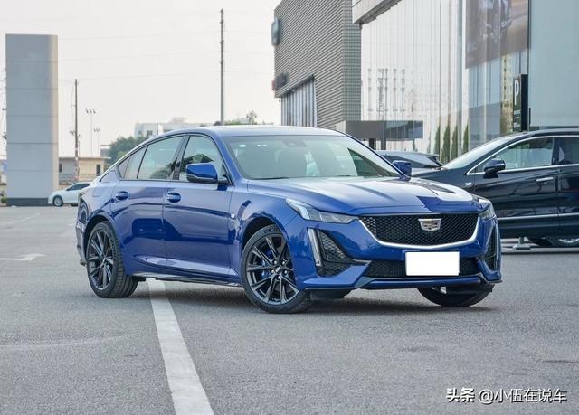 奔驰C级再遇“强劲对手”配名牌2.0T+10AT，提速7.3s，不足28万起