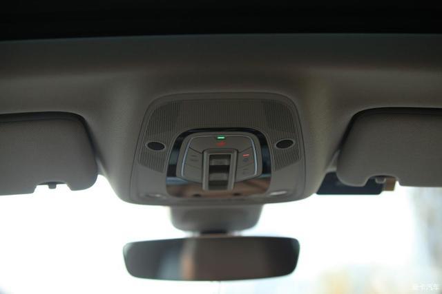 能挂绿牌的豪华SUV，混动奥迪Q7 e-tron提车，油耗不到3L？