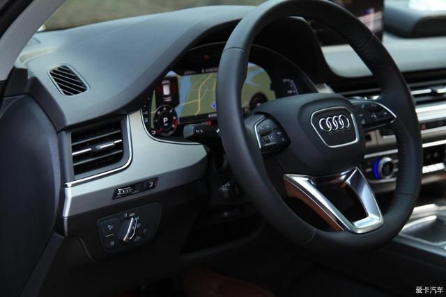 能挂绿牌的豪华SUV，混动奥迪Q7 e-tron提车，油耗不到3L？