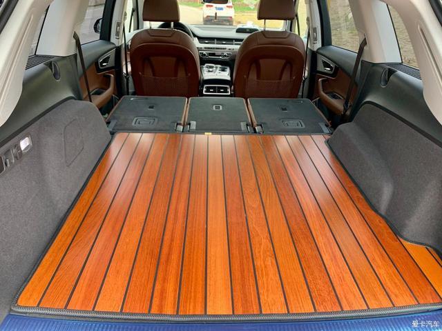 能挂绿牌的豪华SUV，混动奥迪Q7 e-tron提车，油耗不到3L？