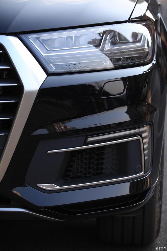 能挂绿牌的豪华SUV，混动奥迪Q7 e-tron提车，油耗不到3L？