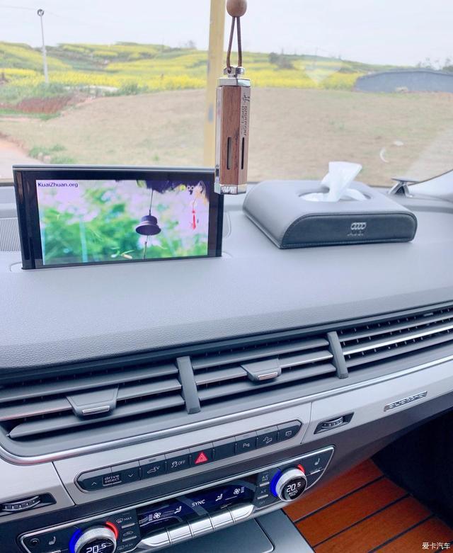 能挂绿牌的豪华SUV，混动奥迪Q7 e-tron提车，油耗不到3L？
