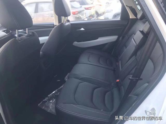 宝骏 530 1.5T CVT豪华互联型 5座