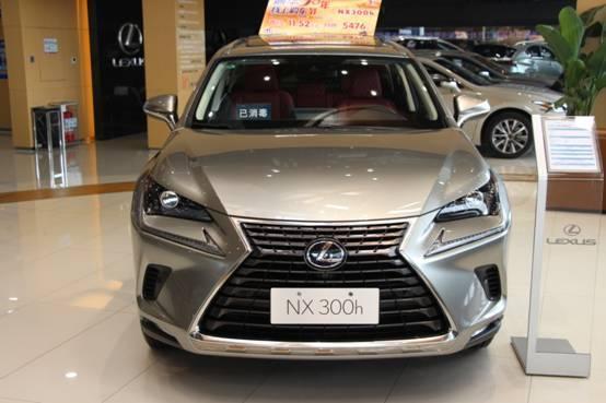 标配版的LEXUS NX 300h，配置看起来并不简单