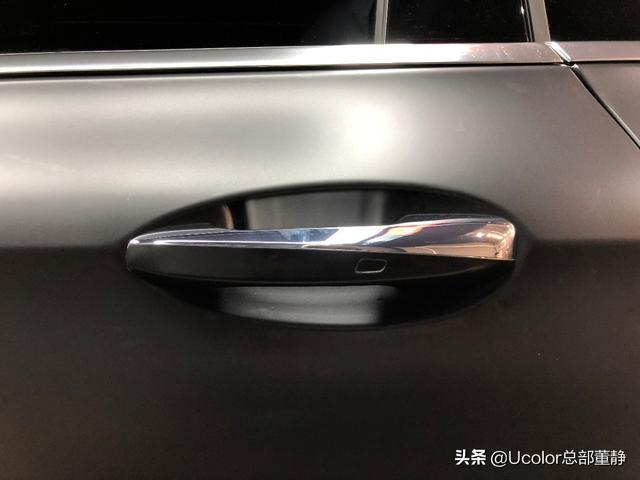 黑色的奔驰E300有了亚光膜的加持 一出场就惊艳四座