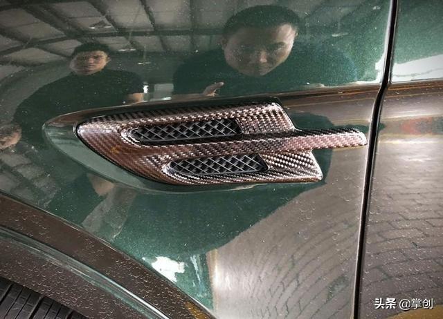 店内改装进化宾利添越4.0v8限量版外观作业