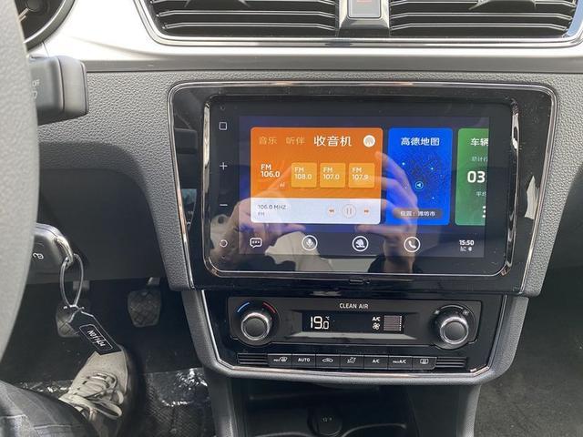 特殊时期结识的好伙伴 斯柯达昕锐提车作业