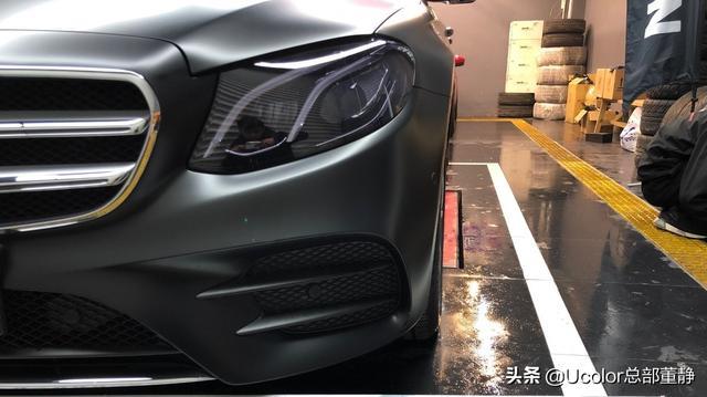 黑色的奔驰E300有了亚光膜的加持 一出场就惊艳四座