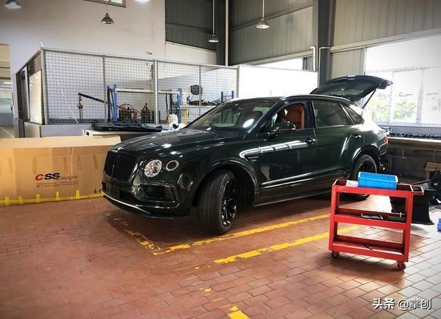 店内改装进化宾利添越4.0v8限量版外观作业