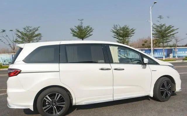 全新本田奥德赛提车，油耗8升。七座大空间比雅阁给力