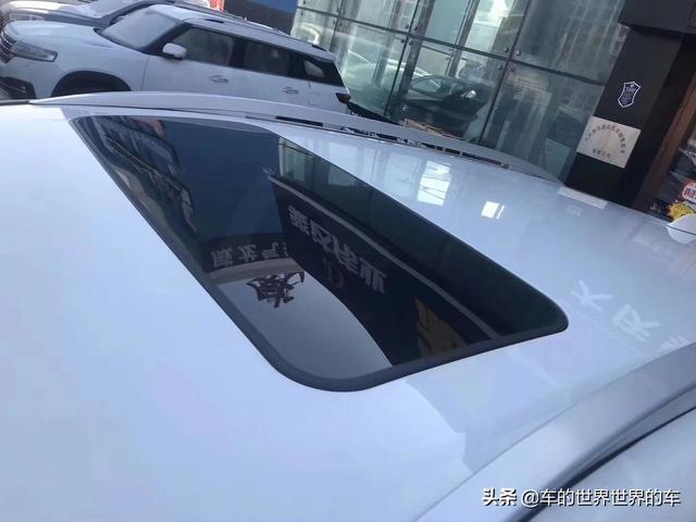 宝骏 530 1.5T CVT豪华互联型 5座