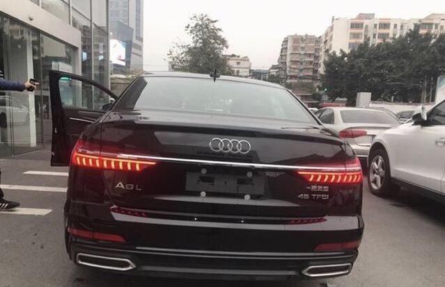 喜提全新一代A6L！论气场，真不是5系能比的，这才是真正的王牌