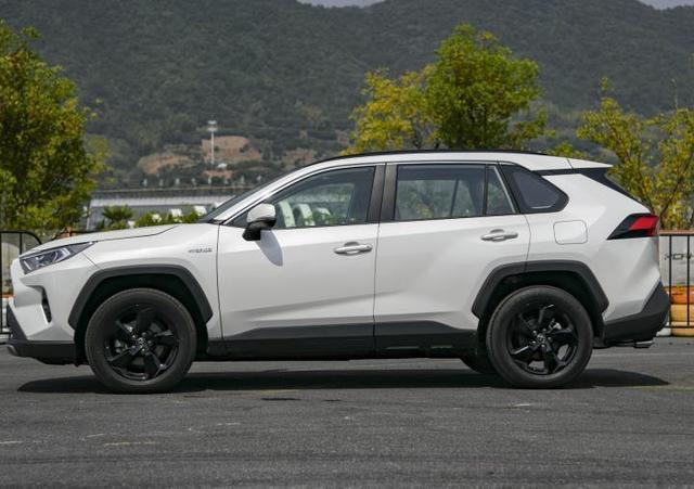丰田Rav4荣放好不好？行驶2440公里后，车主表示有话要说