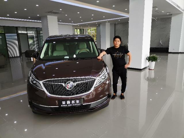 90后帅哥喜提别克GL8
