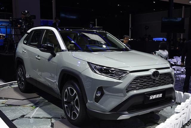 预算只有21万你会买荣放RAV4还是奇骏？看完车以后，车主有了答案