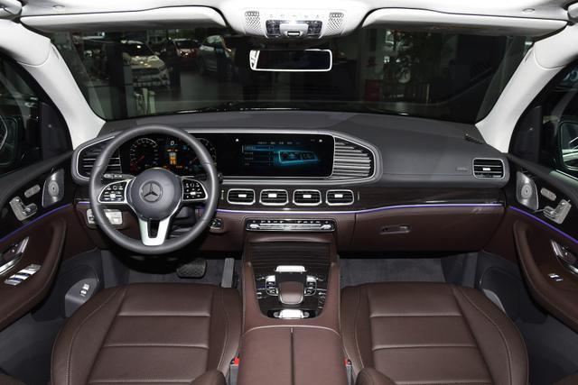 103.8万提了辆奔驰GLS 450动感版，才开2个月，车主感慨：一句话