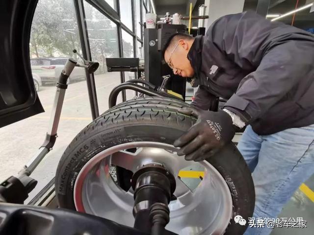 你想要的内装奢华，这台奔驰都给你，十年老S500内饰大重建