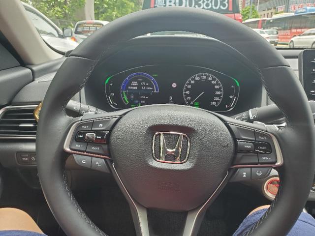 雅阁混动提车