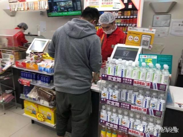 你想要的内装奢华，这台奔驰都给你，十年老S500内饰大重建