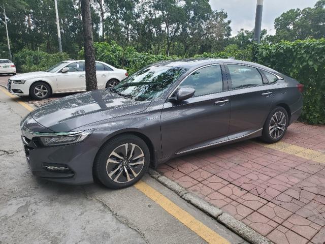 雅阁混动提车