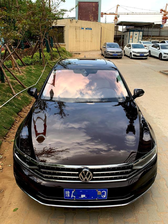 邻居买了一台大众车，媳妇看了之后竟然嫌弃我的奥迪