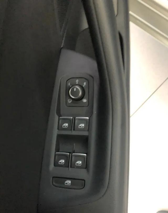 迈腾330领先，退市版。再带家人来看下