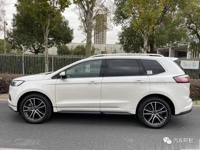 25.1万提了辆福特锐界，2个月后再开汉兰达，车主：差距一目了然