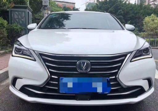 9.2万喜提长安逸动，堂哥买的吉利帝豪，5个月后一对比差距不小