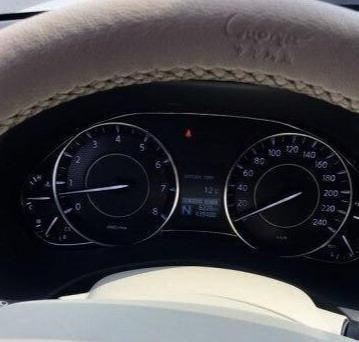 69万提辆日产途乐，老表发动态抱怨堵车，无意中晒出的油耗亮了
