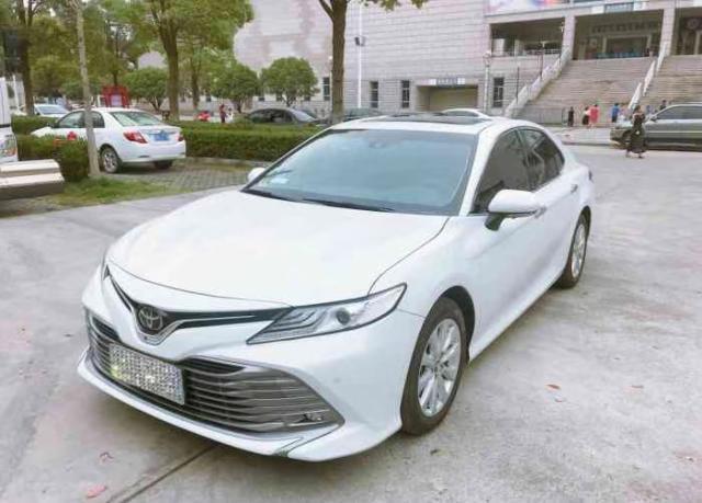 担心君威油耗高，决定入手凯美瑞，跑了800公里后说出实际情况
