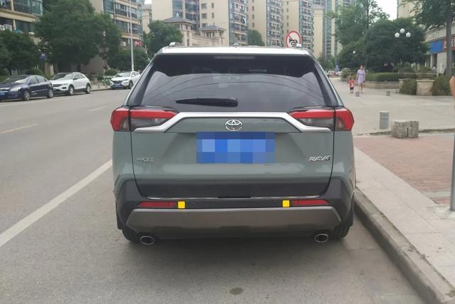 这个荣放什么颜色，我说是苹果绿