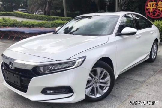 本田雅阁最低配提车记，用车3000公里，车主：销售员太坑人了
