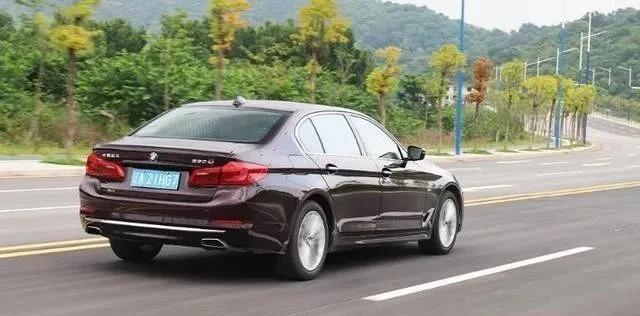 43万提了辆宝马5系，2个月后再开林肯大陆，车主：想说一句实在话