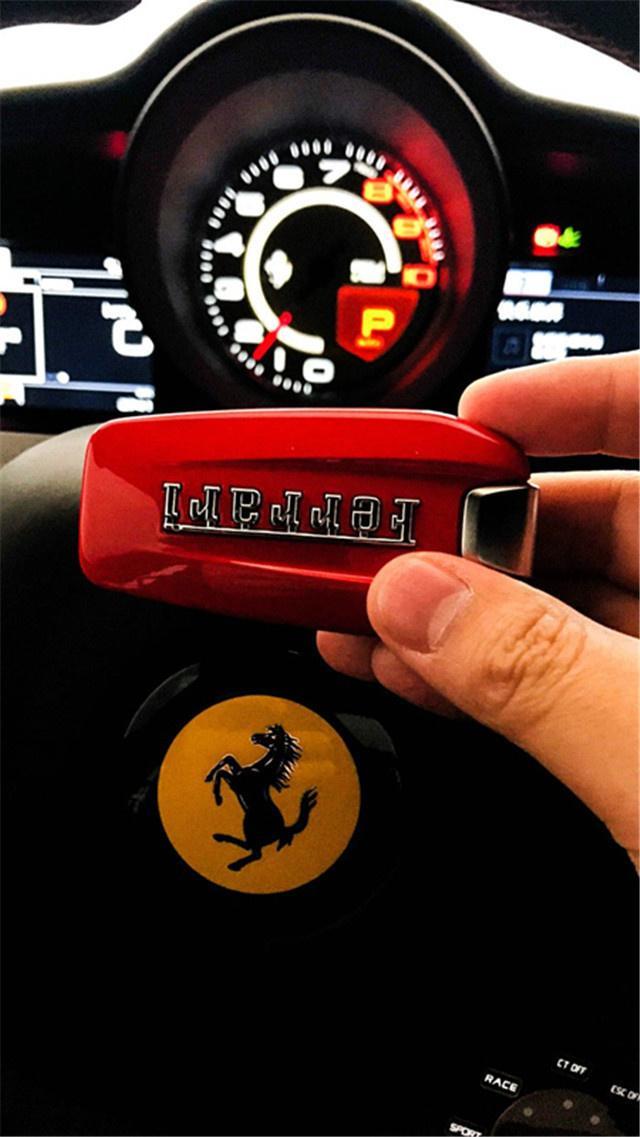 400万提法拉利488GTB，性能太强了，美女镇楼