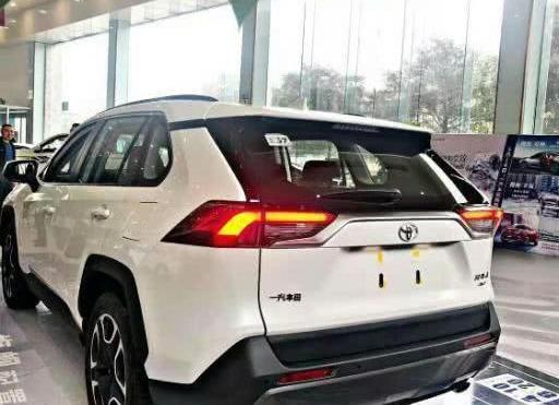 全新丰田RAV4到店，恕我直言，这应该是有史以来最好的RAV4