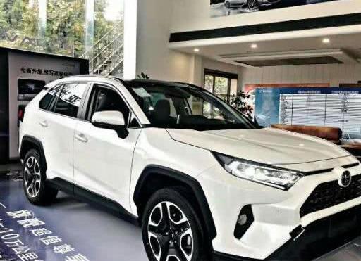 全新丰田RAV4到店，恕我直言，这应该是有史以来最好的RAV4