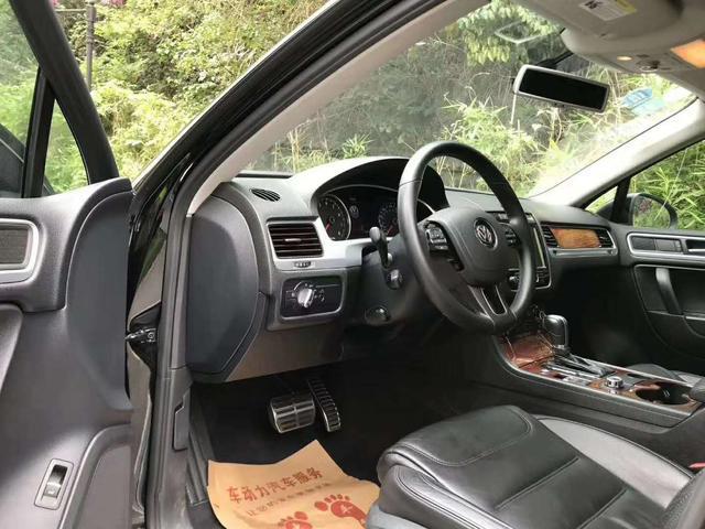 这辆大众途锐售价14万，整体不错没大毛病，身边朋友推荐说不错