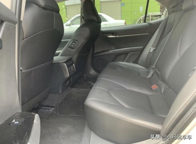 27岁喜提凯美瑞，人生中的第一辆车，各方面都很满意，这价格贵吗