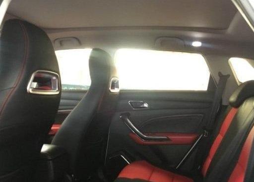 想要空间大实用的SUV，还是得买国产！拉人堪比面包车，哈哈