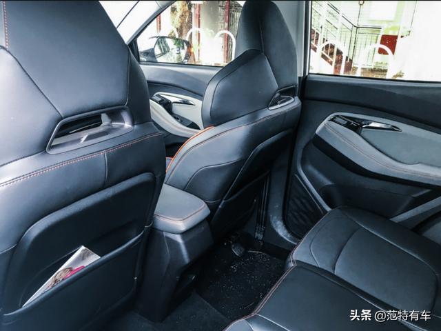 95后提了台“小旋风”，双色设计+自动驾驶，车标类似钻石才卖8万