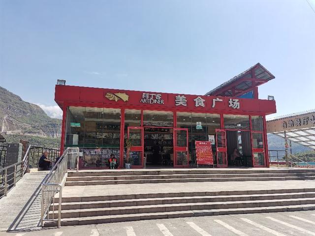送孩子返校，福特锐际“自适应巡航”使用感受