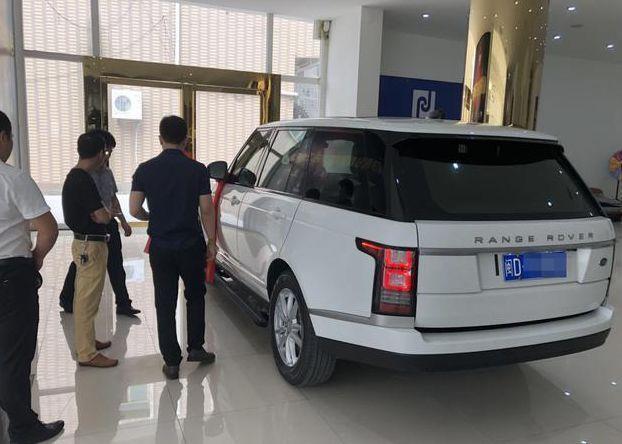 喜提路虎揽胜行政！提车当日，很纳闷，销售怎么比我还要高兴