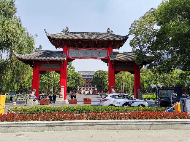 送孩子返校，福特锐际“自适应巡航”使用感受