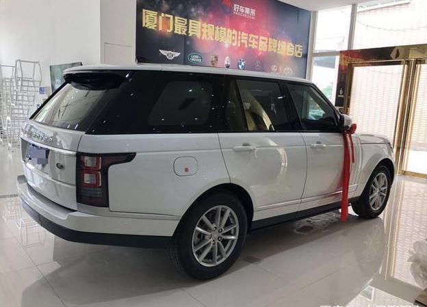 喜提路虎揽胜行政！提车当日，很纳闷，销售怎么比我还要高兴