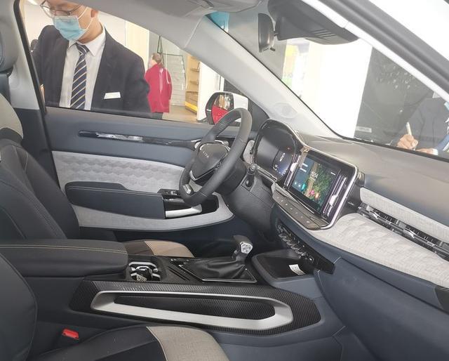 二胎奶爸喜提新宝骏RM-5，配1.5T+CVT，带亲子座椅，顶配11万多