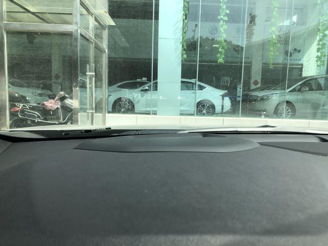 昂科旗试驾贴