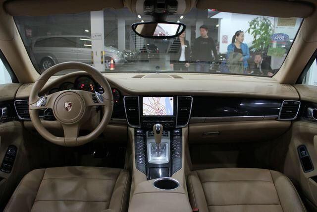 50万提保时捷Panamera！丈母娘：车不错，就是太费油了