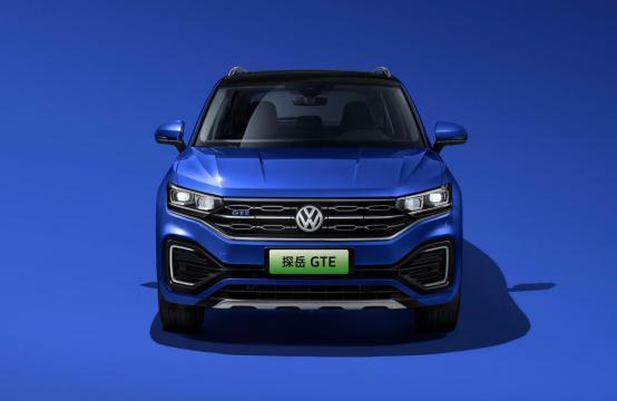 表弟结婚纪念日直接送媳妇一辆20多万的新车，外形好看空间还大