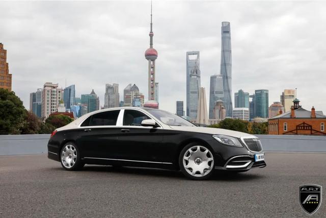 都说雷克萨斯LX570好，为何扭头提了路虎揽胜？看到实车就懂了